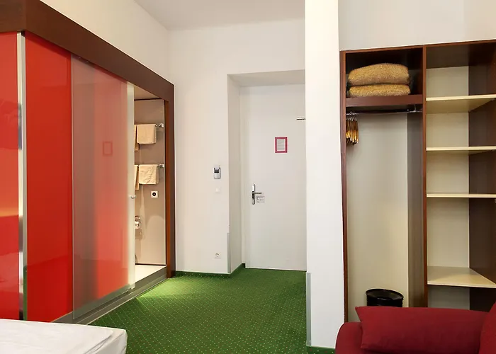 Stadthalle Bed and Breakfast